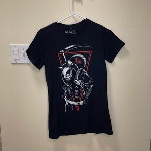 Black craft cult tee. Womens medium.